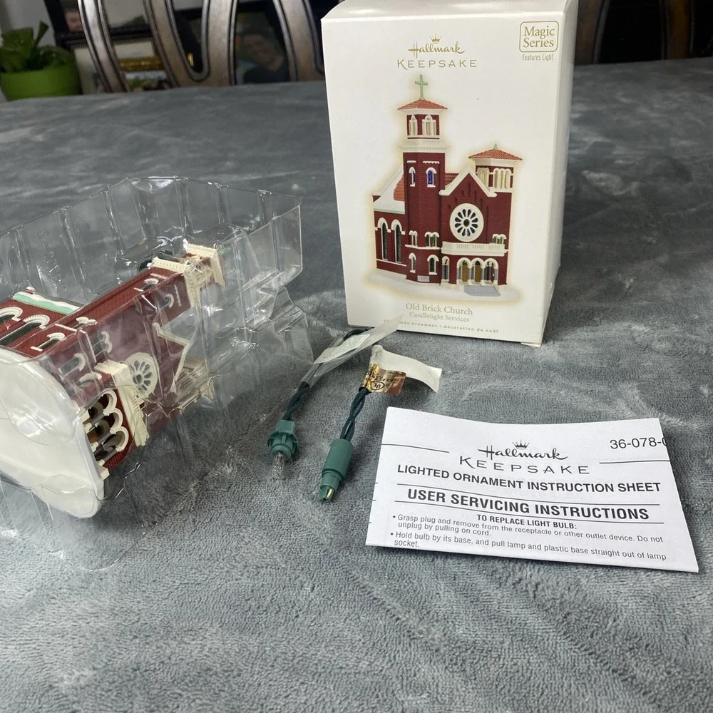 Hallmark Keepsake Ornament Old Brick Church Candlelight Services
